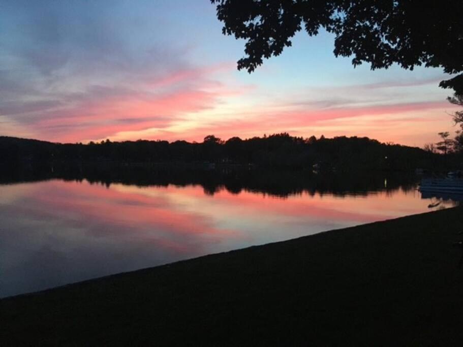 Serenity Sunset Brocton 外观 照片